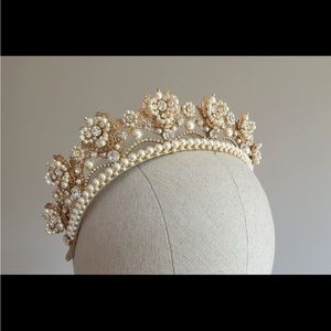 Pearl crown